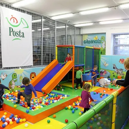 Debreceni Postas Udulo *